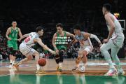 hth华体会官网-勇士团队！CBA比赛现场观众热情高涨